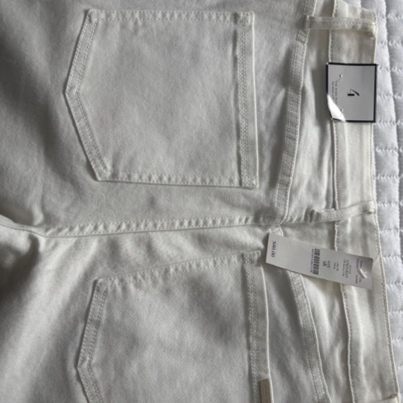 WHBM, NWT white skinny jeans, size 4. - Picture 4 of 4